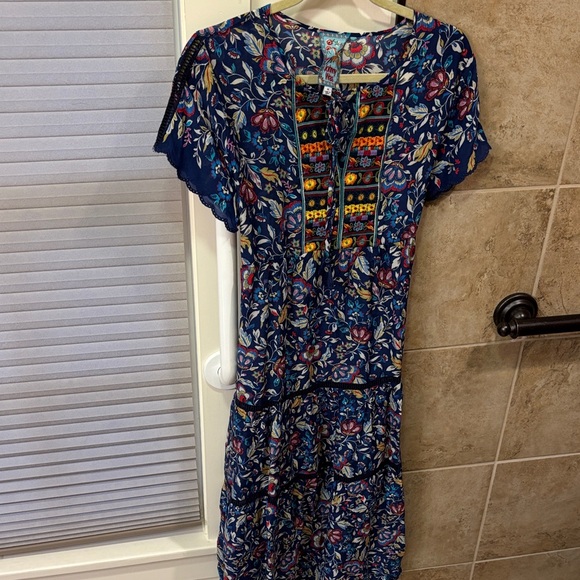 Johnny Was Dresses & Skirts - Johnny Was Demarne Bohemian Style tea length dress with short sleeves. Size M.
